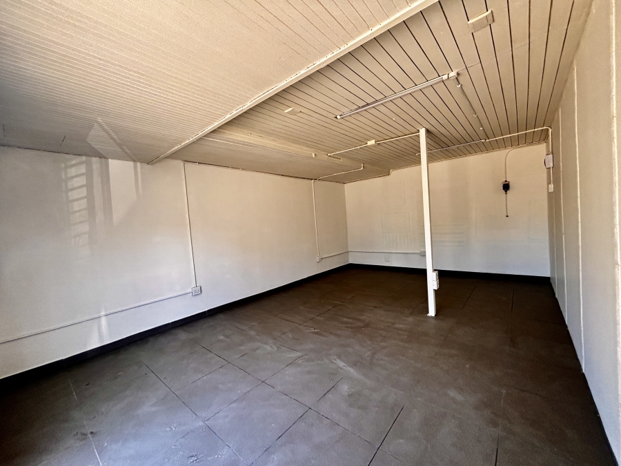 To Let commercial Property for Rent in De Kuilen Western Cape